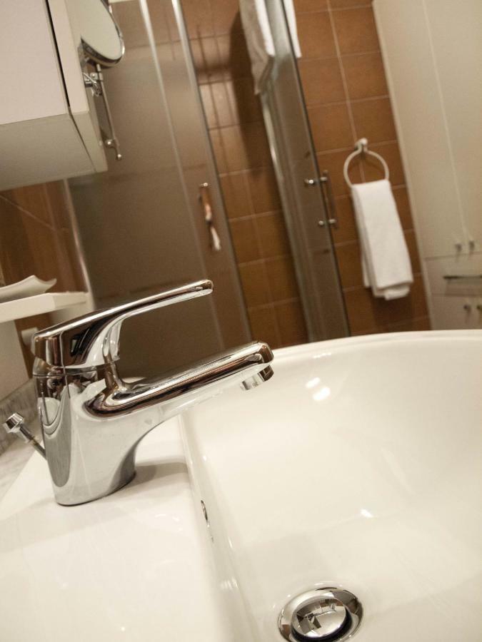 Casa Marina - Appartamento Nel Residence Di Нессо Екстер'єр фото